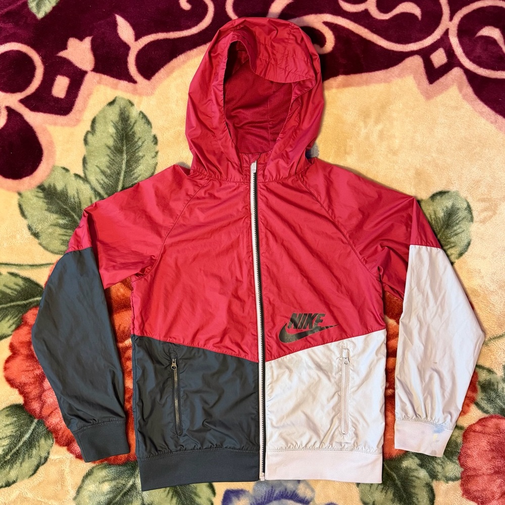 nike color-block windbreaker jacket.